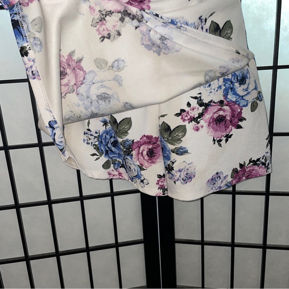 Rue21 Ladies asymmetrical romper size medium - Picture 6 of 8